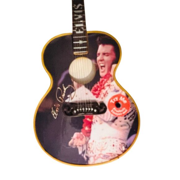 Elvis Illuminated Musical Guitar Ornament Plays "Suspicious Minds" Works 1996 - Picture 3 of 5